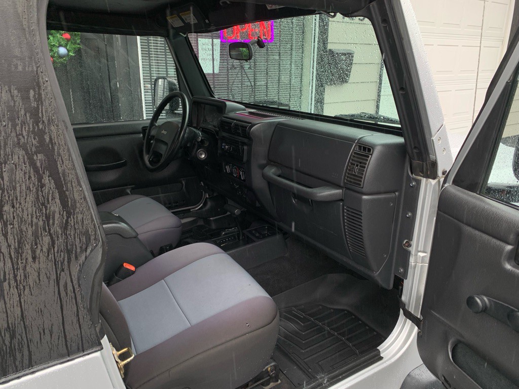 2004 Jeep Wrangler Image 19