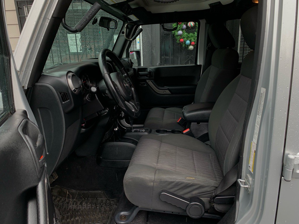 2012 Jeep Wrangler Unlimited Image 13