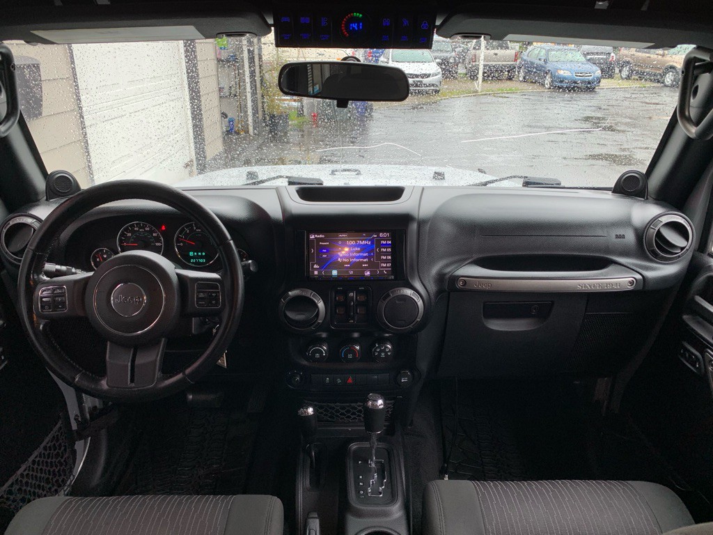 2012 Jeep Wrangler Unlimited Image 17