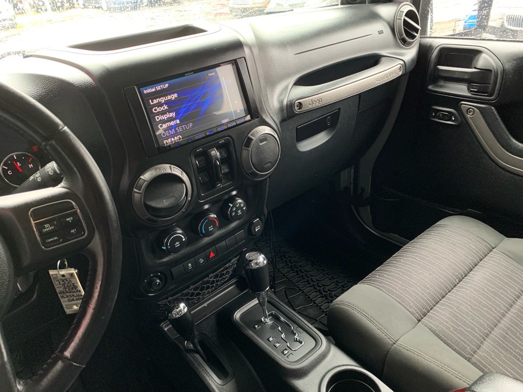 2012 Jeep Wrangler Unlimited Image 21