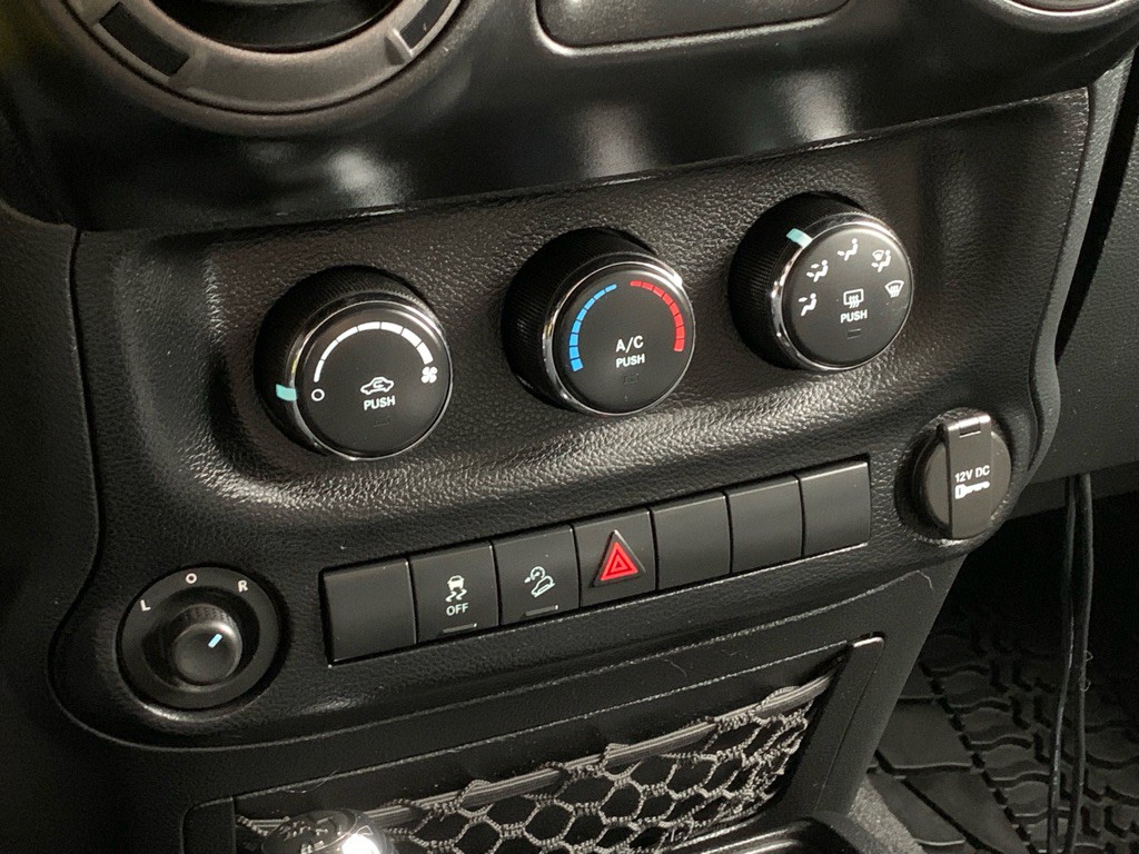 2012 Jeep Wrangler Unlimited Image 23