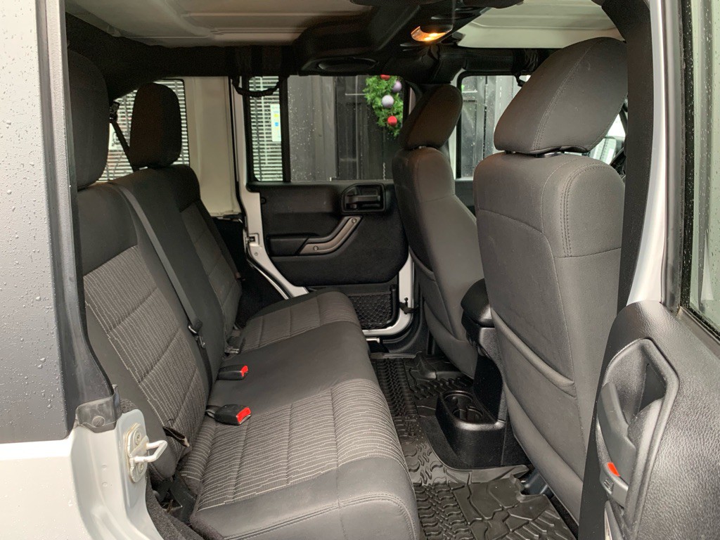 2012 Jeep Wrangler Unlimited Image 27