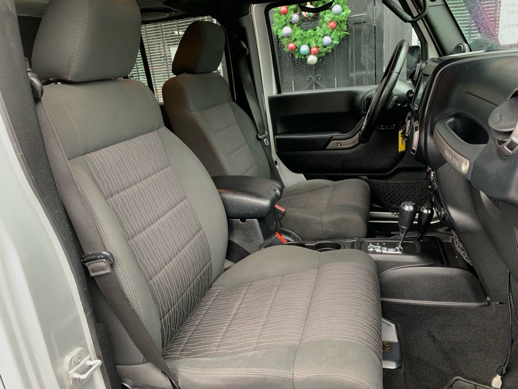 2012 Jeep Wrangler Unlimited Image 29