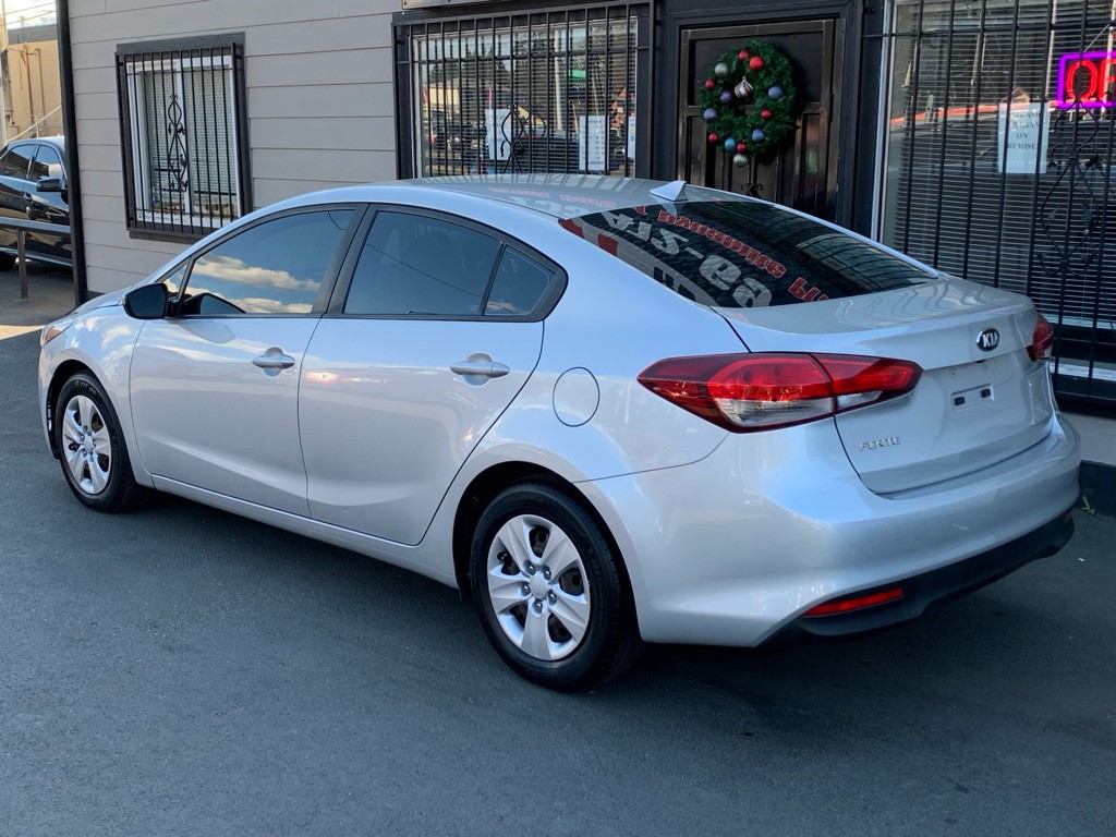 2018 Kia Forte Image 4