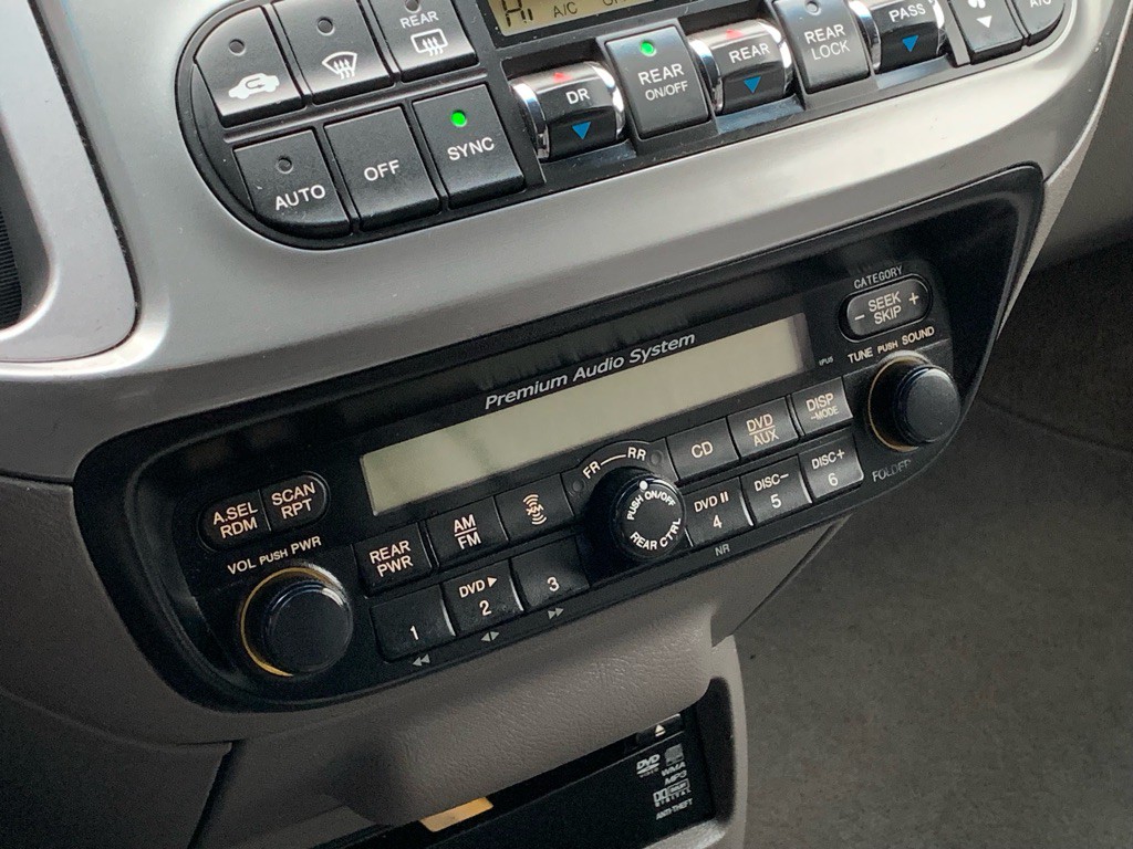 2010 Honda Odyssey Image 31