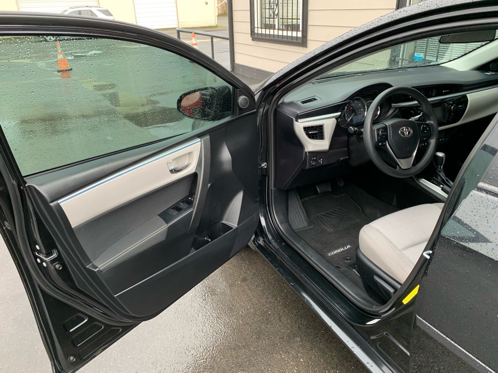 2016 Toyota Corolla Image 9