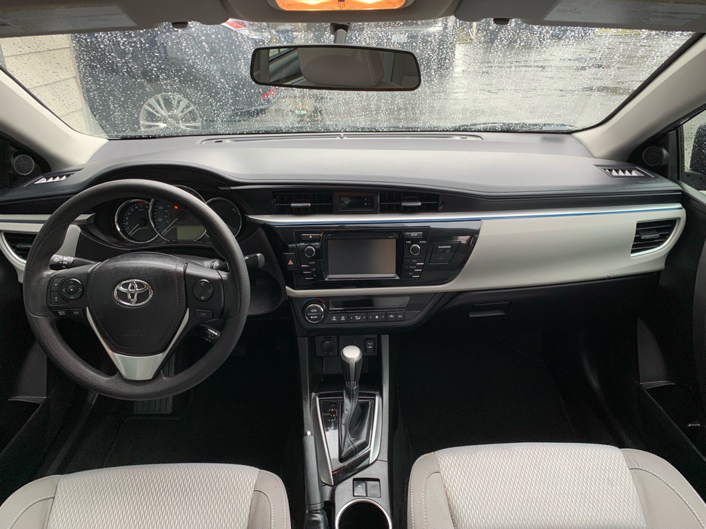 2016 Toyota Corolla Image 15