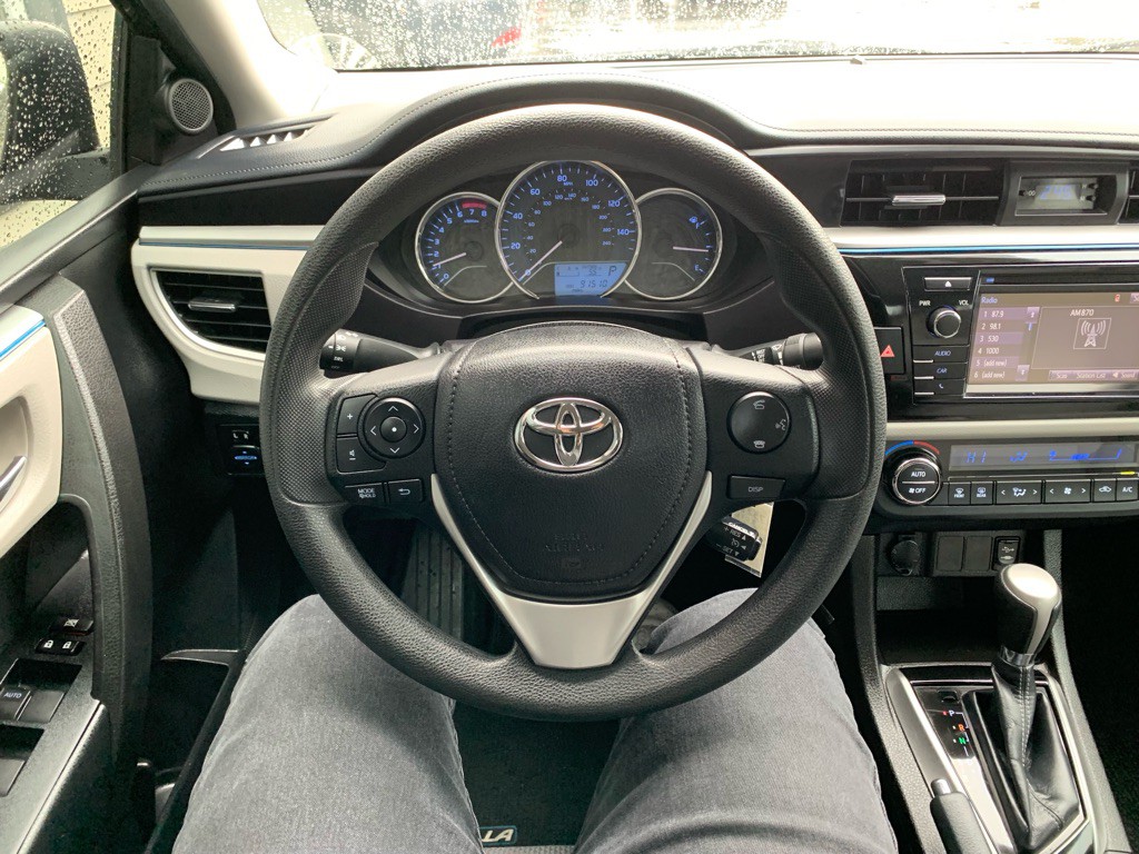 2016 Toyota Corolla Image 17