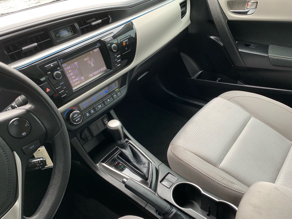 2016 Toyota Corolla Image 19