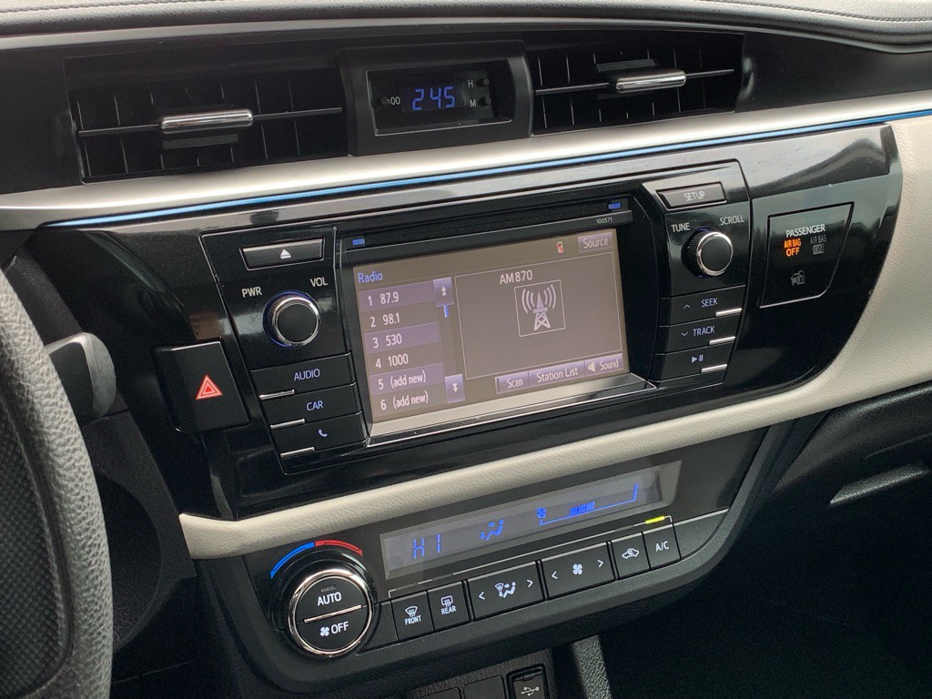 2016 Toyota Corolla Image 20