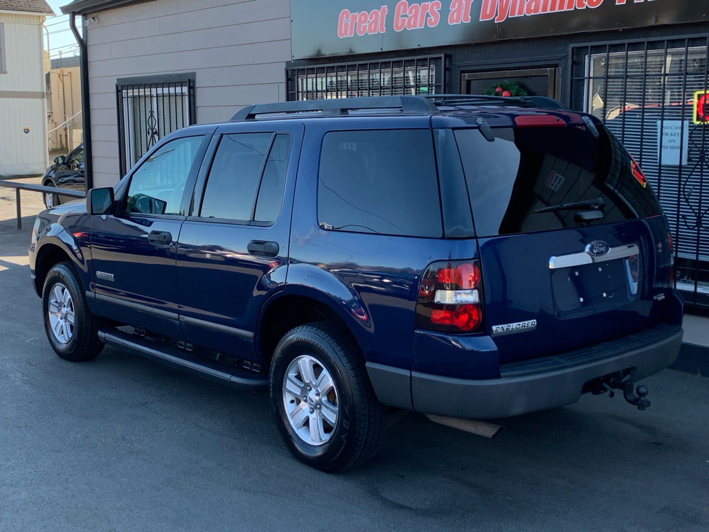 2006 Ford Explorer Image 3