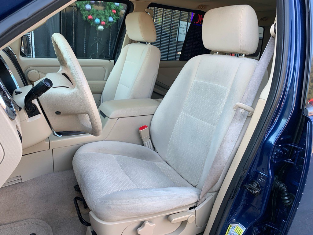 2006 Ford Explorer Image 12