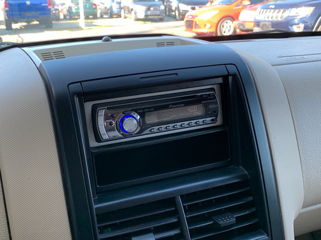 2006 Ford Explorer Image 20