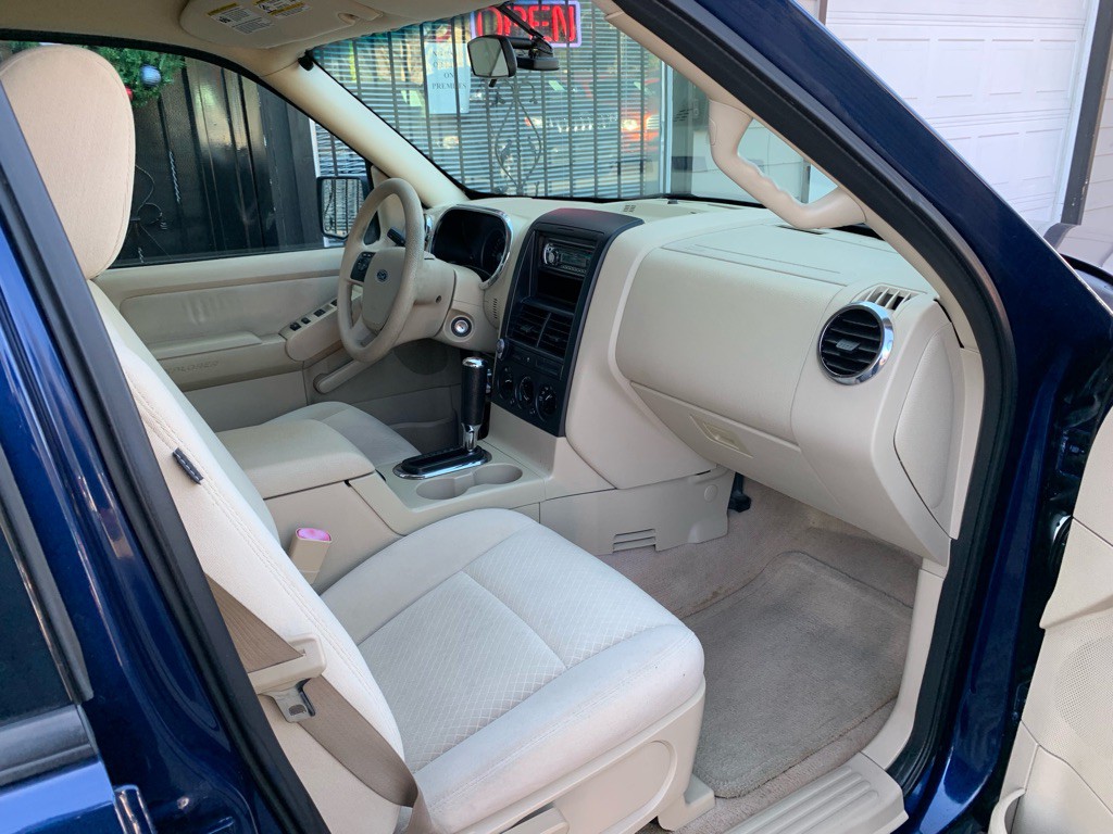 2006 Ford Explorer Image 25