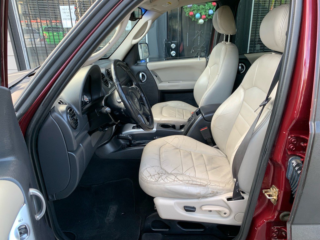 2003 Jeep Liberty Image 11