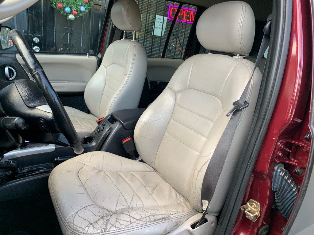 2003 Jeep Liberty Image 12