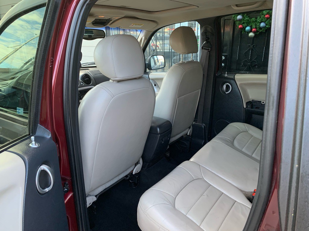 2003 Jeep Liberty Image 13