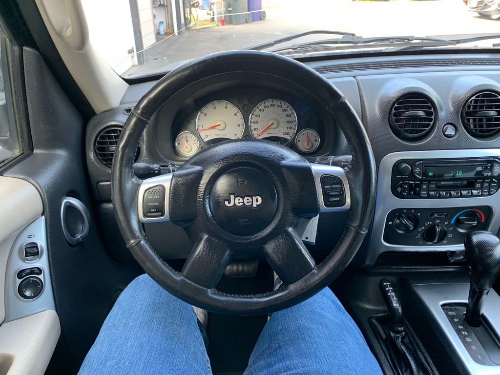 2003 Jeep Liberty Image 18
