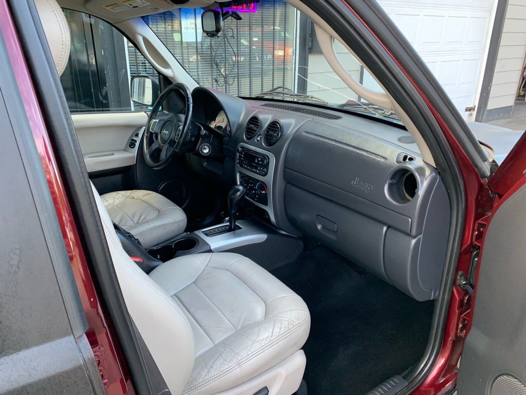 2003 Jeep Liberty Image 26