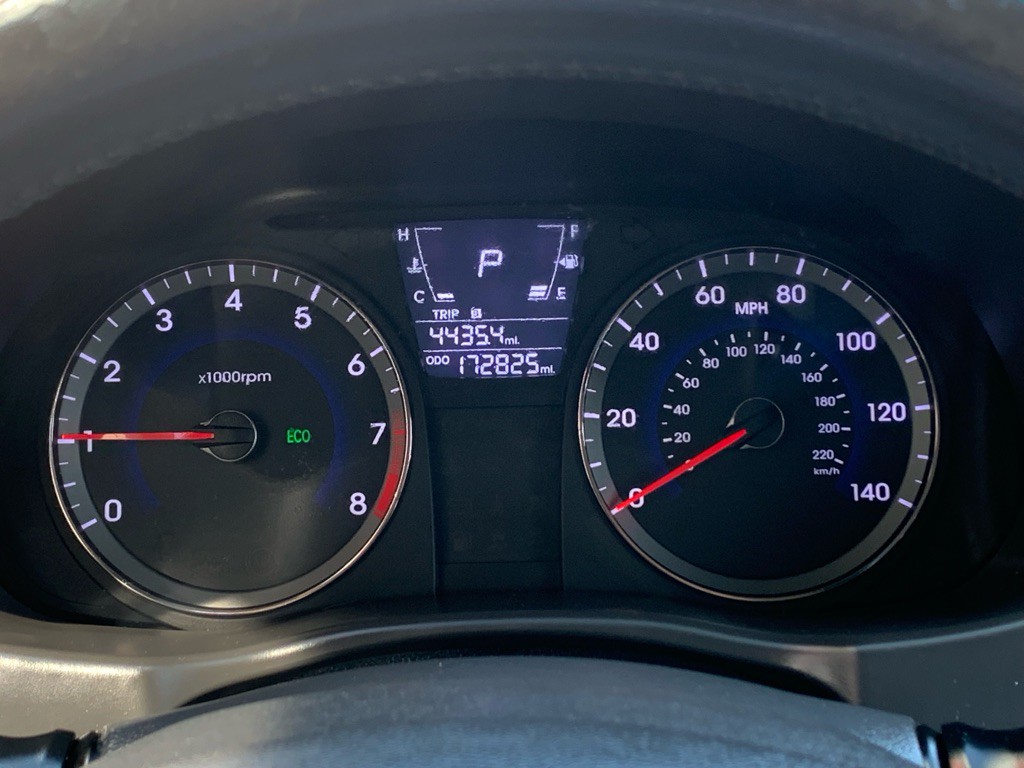 2012 Hyundai Accent Image 20