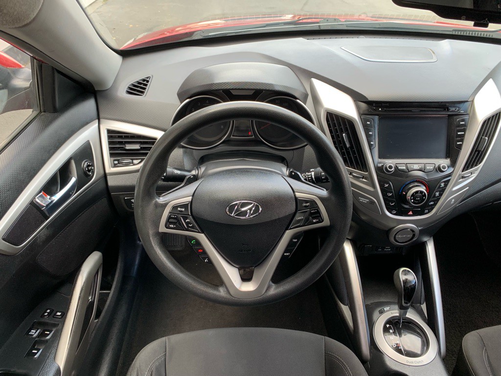 2014 Hyundai Veloster Image 18