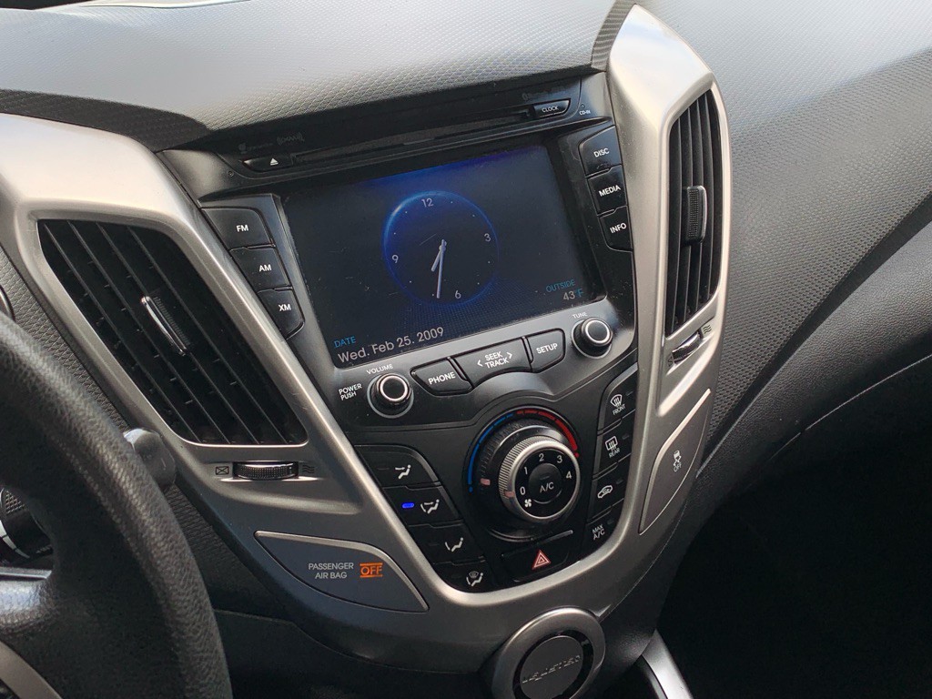 2014 Hyundai Veloster Image 20