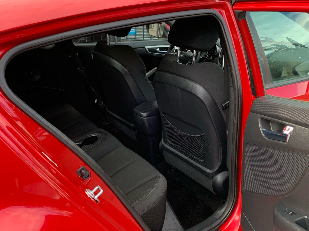 2014 Hyundai Veloster Image 23