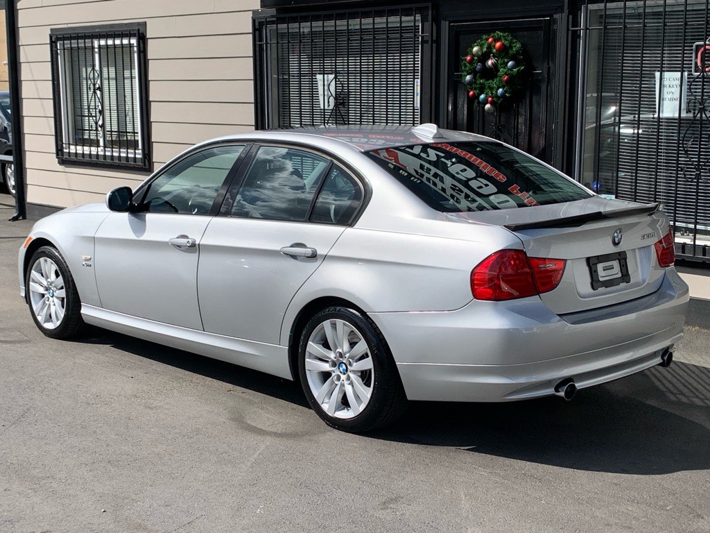2009 BMW 3 Series Image 3