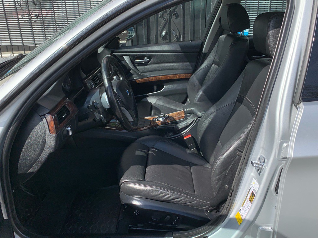 2009 BMW 3 Series Image 11