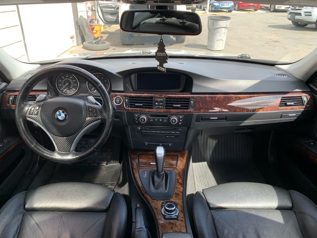 2009 BMW 3 Series Image 16