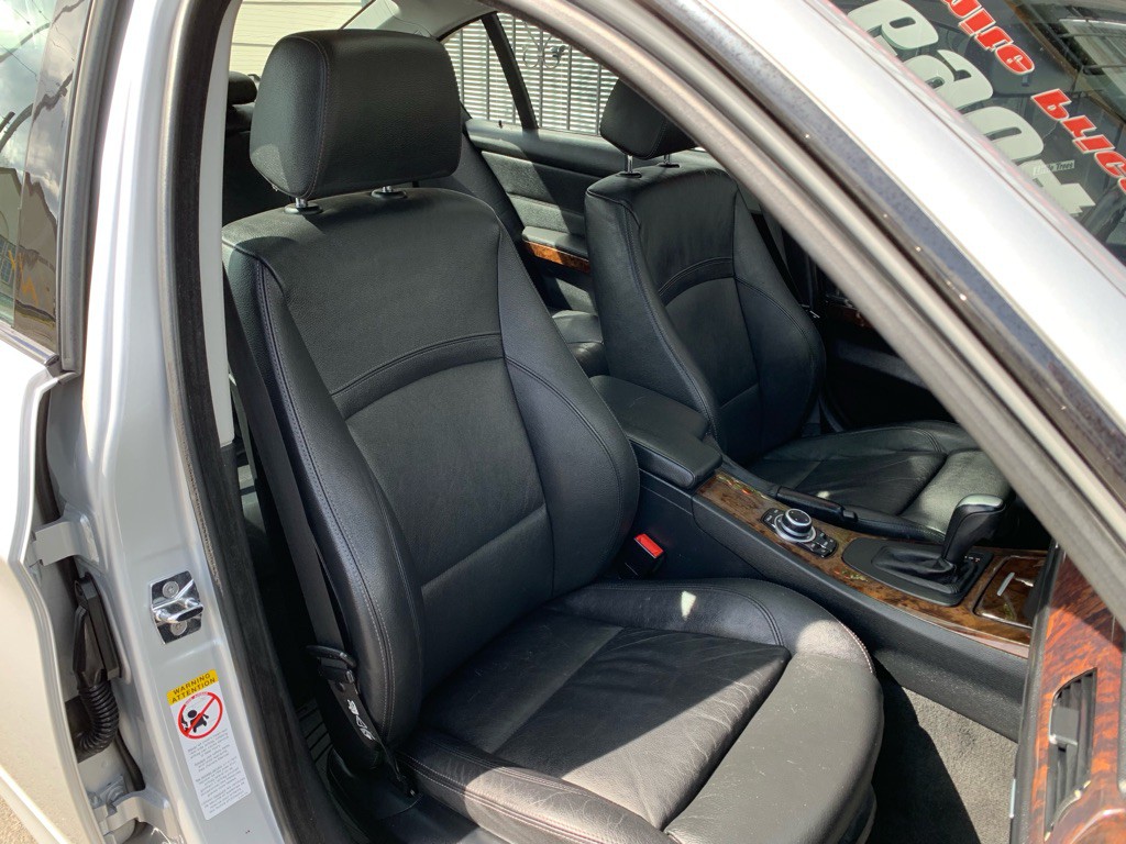 2009 BMW 3 Series Image 27