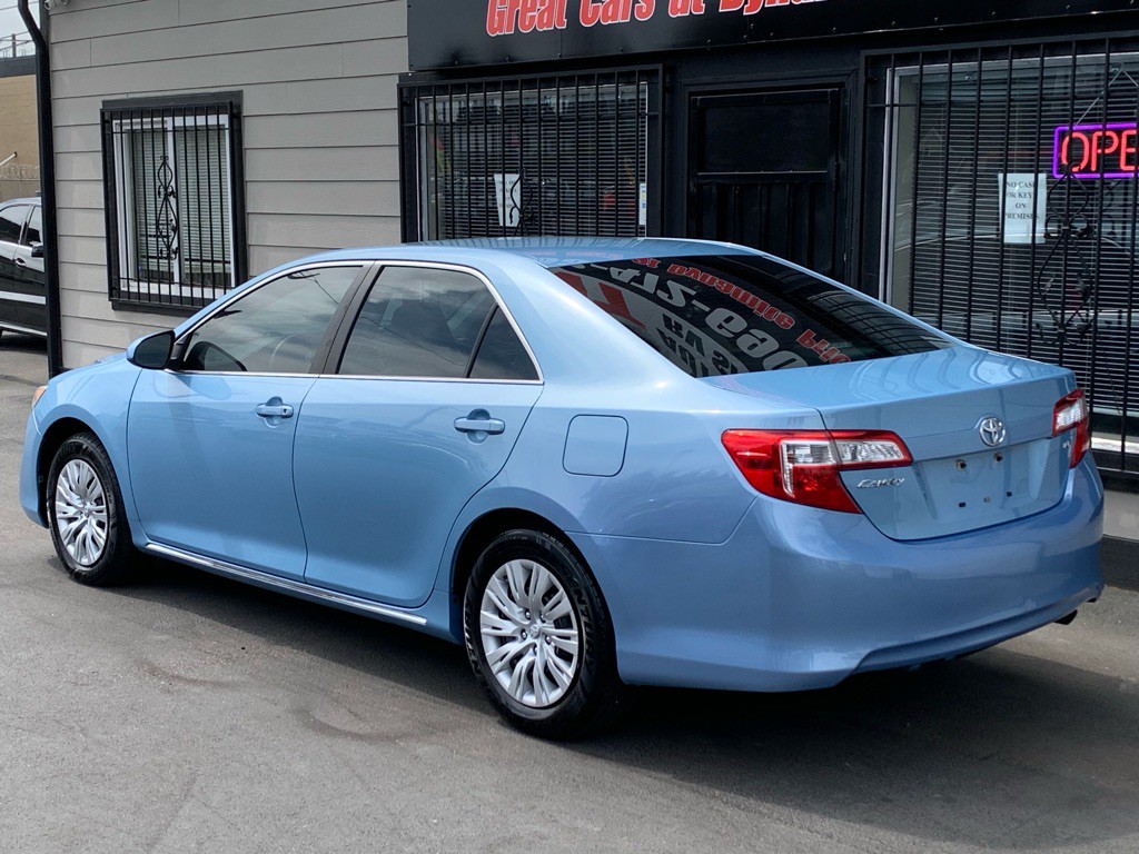 2013 Toyota Camry Image 5