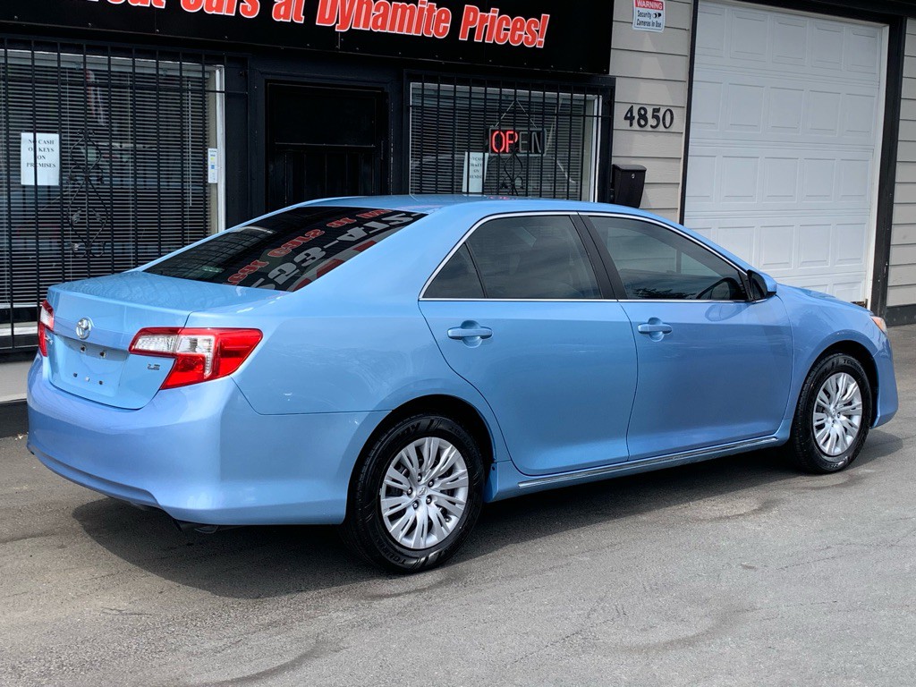 2013 Toyota Camry Image 8