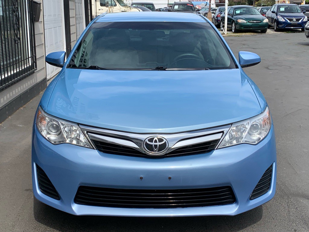 2013 Toyota Camry Image 11