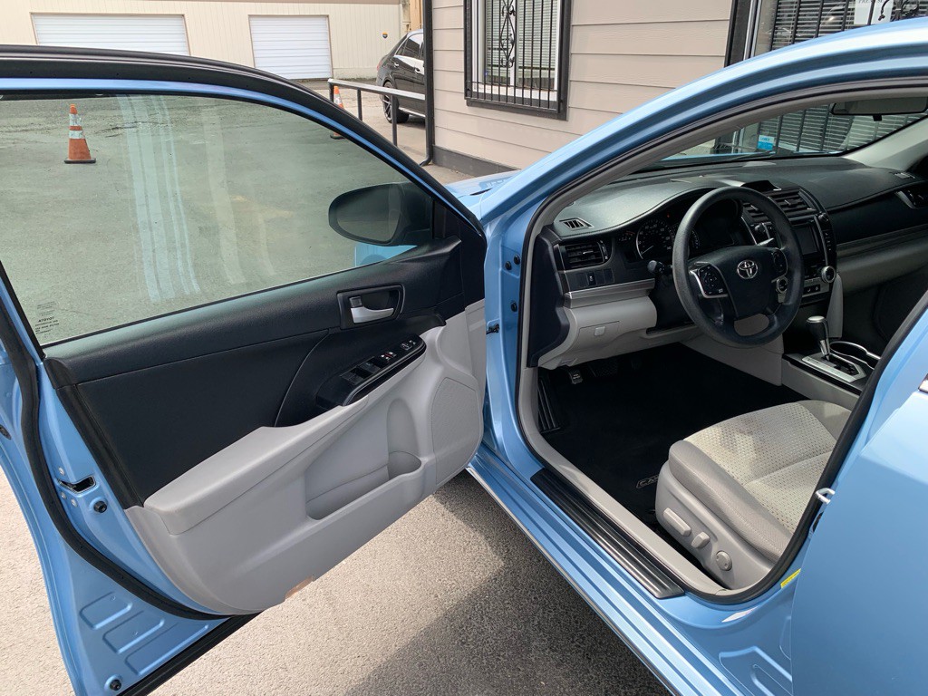 2013 Toyota Camry Image 12