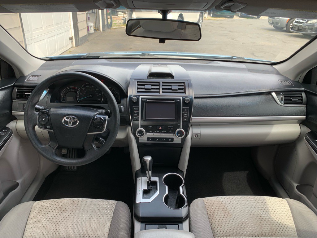 2013 Toyota Camry Image 18