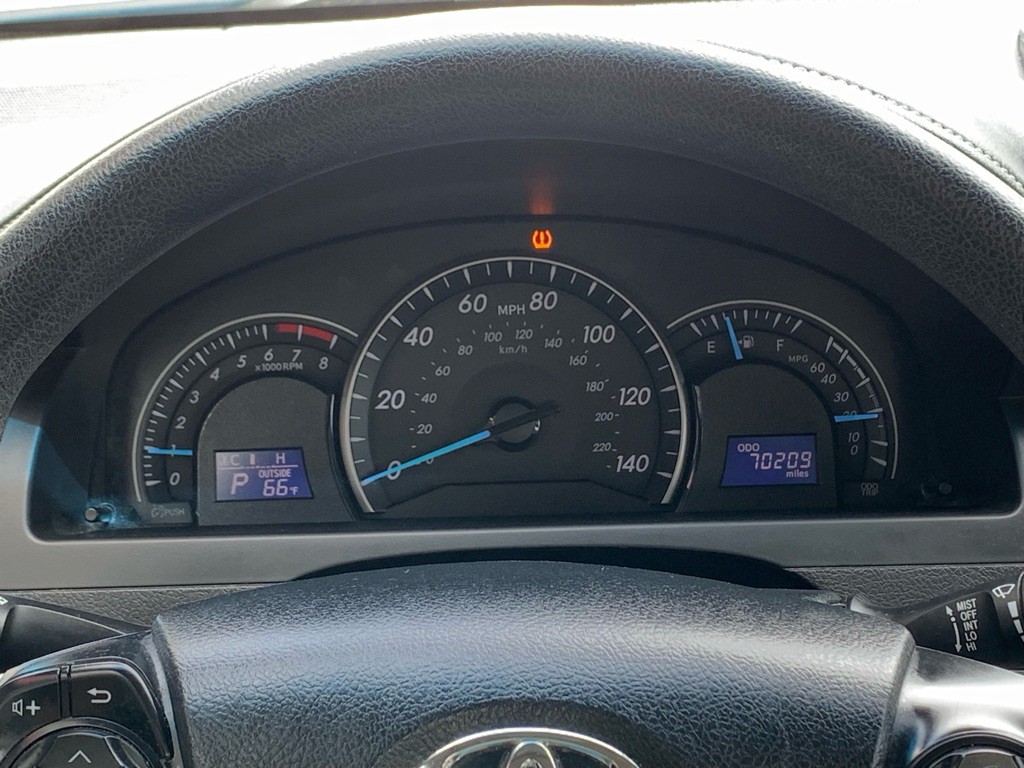 2013 Toyota Camry Image 21