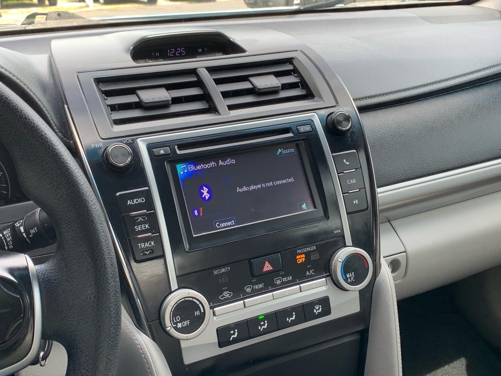 2013 Toyota Camry Image 23