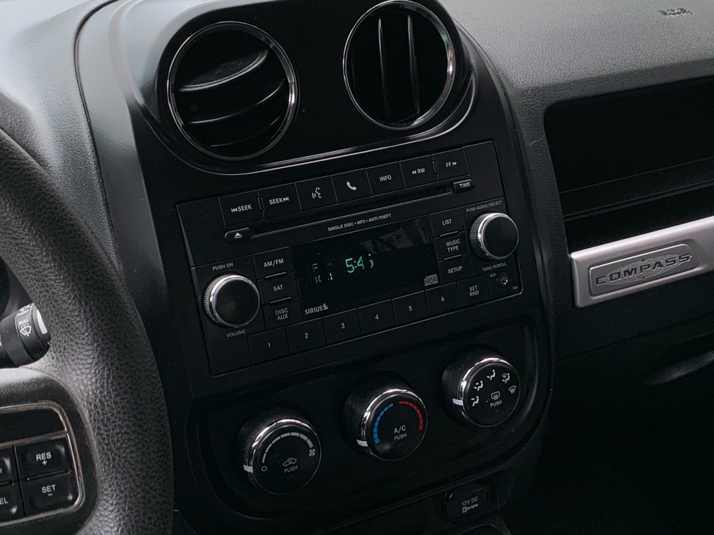 2014 Jeep Compass Image 21