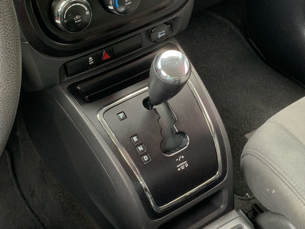 2014 Jeep Compass Image 22