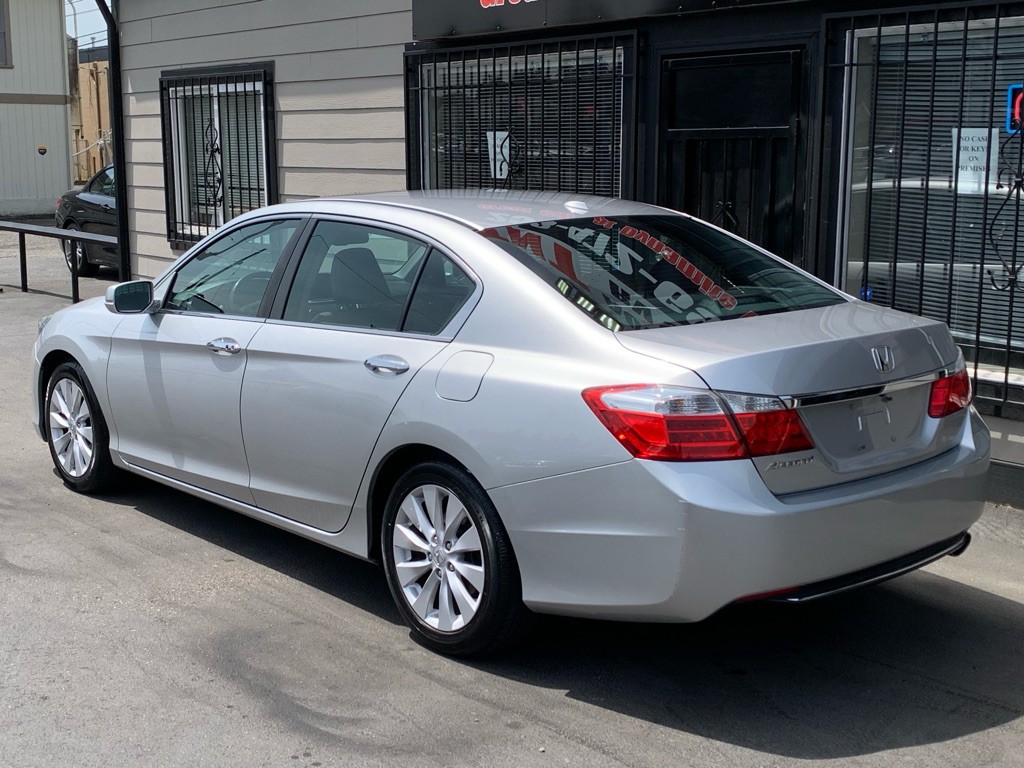 2015 Honda Accord Image 4
