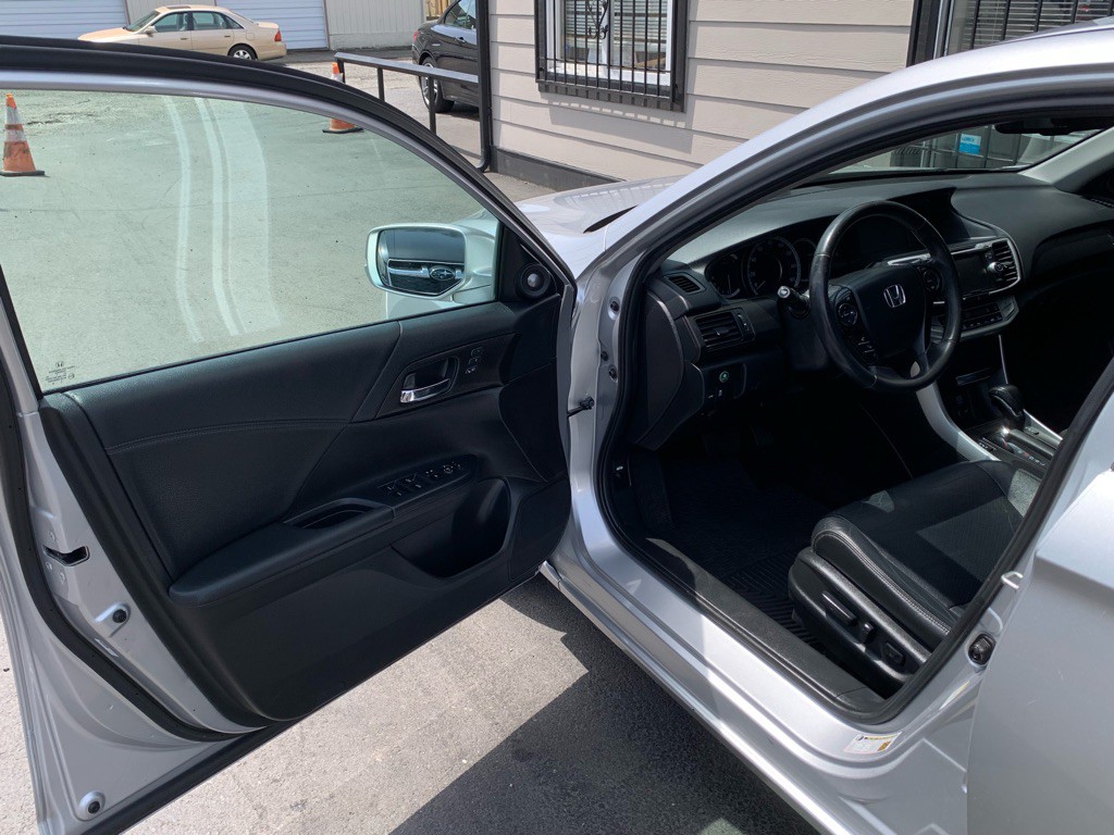2015 Honda Accord Image 10