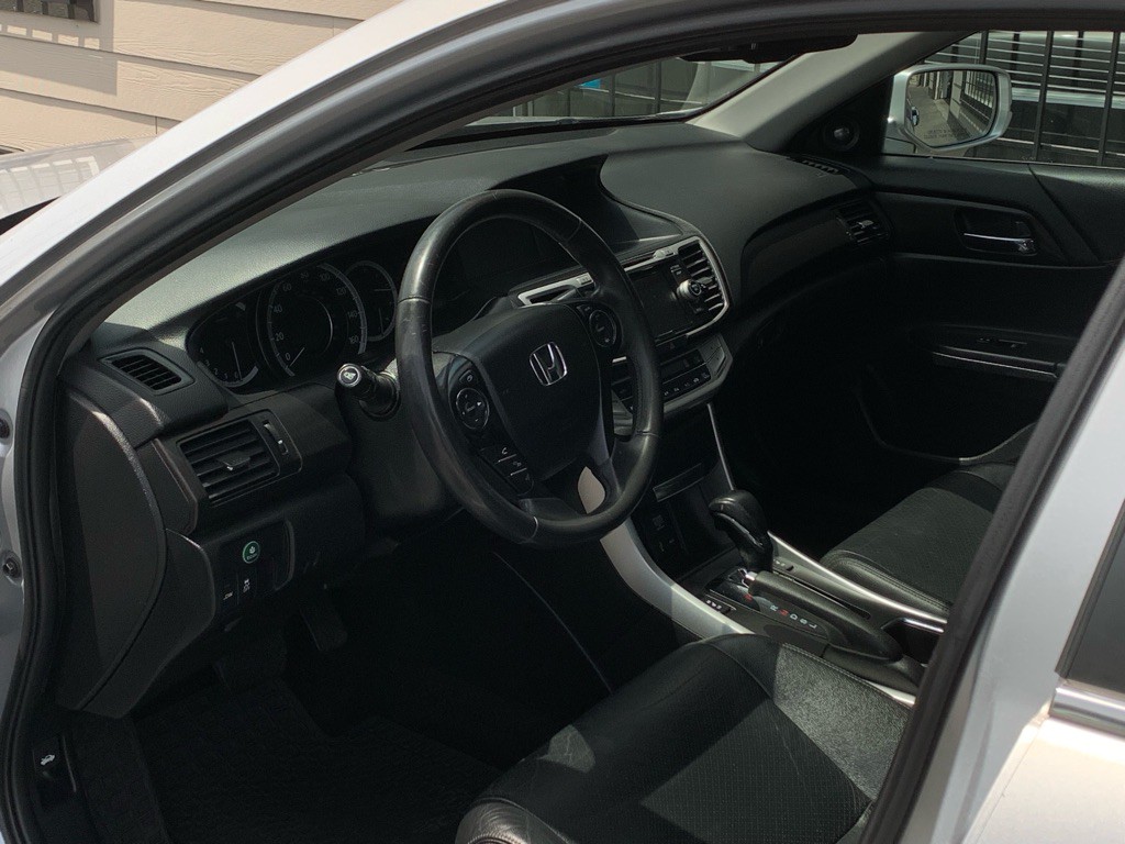 2015 Honda Accord Image 11