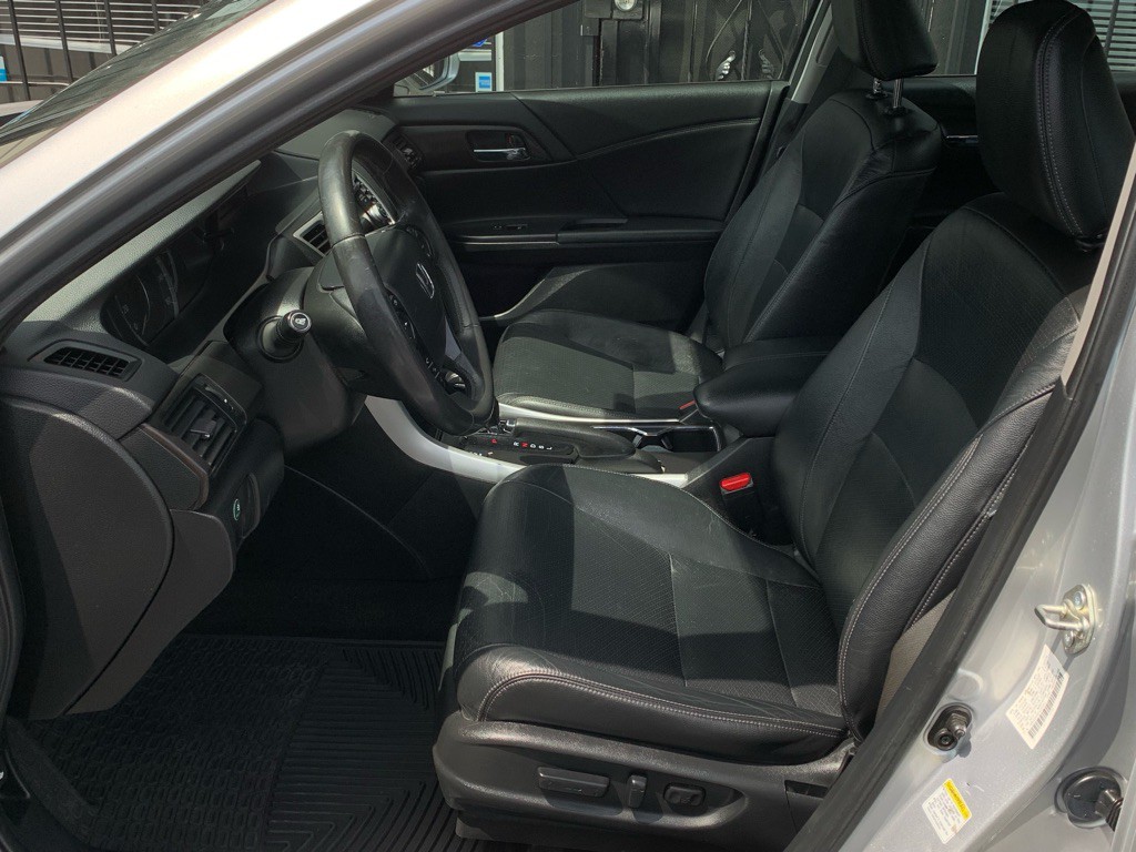 2015 Honda Accord Image 12