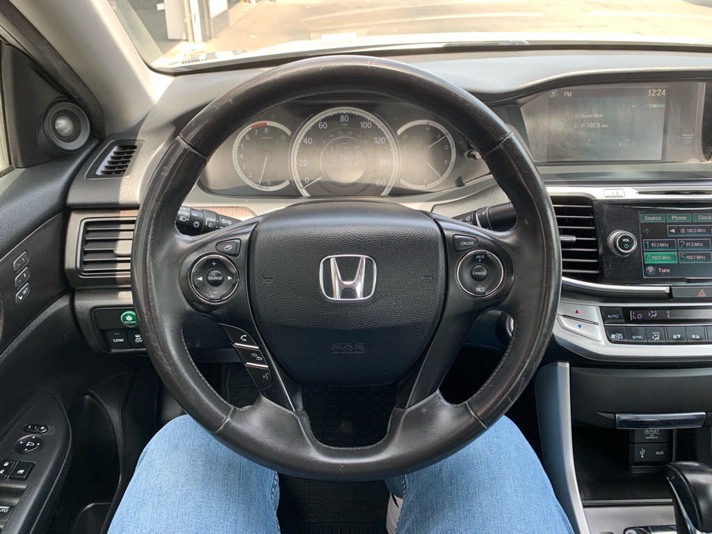 2015 Honda Accord Image 18