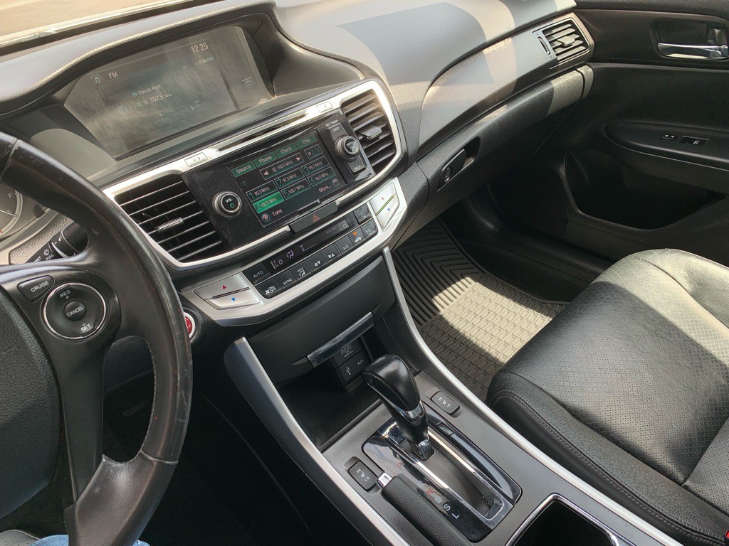 2015 Honda Accord Image 19