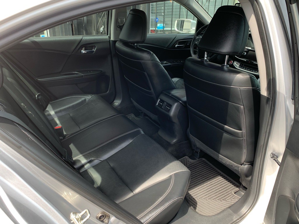 2015 Honda Accord Image 24