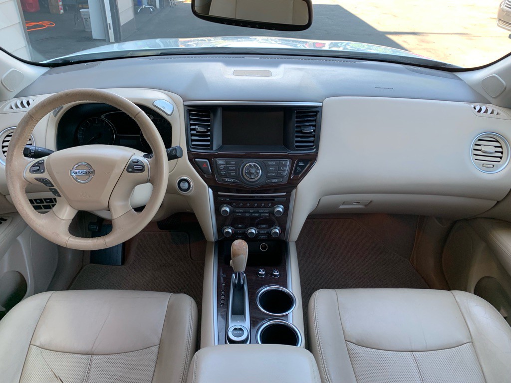 2013 Nissan Pathfinder Image 24