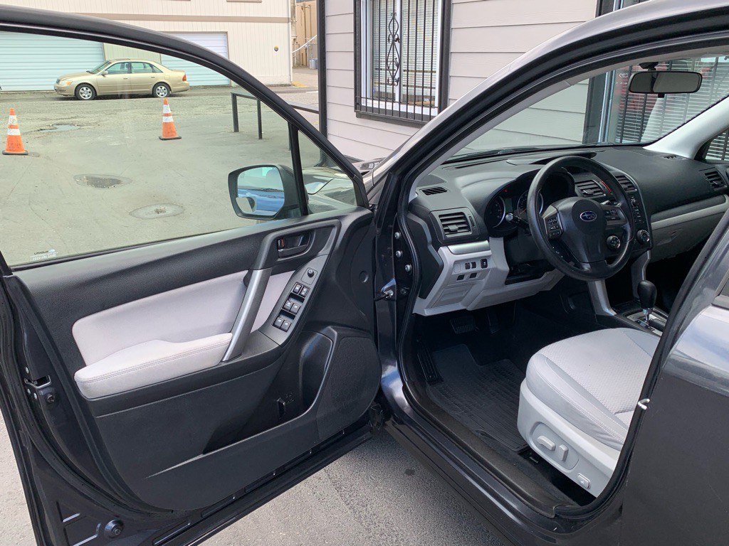 2014 Subaru Forester Image 10