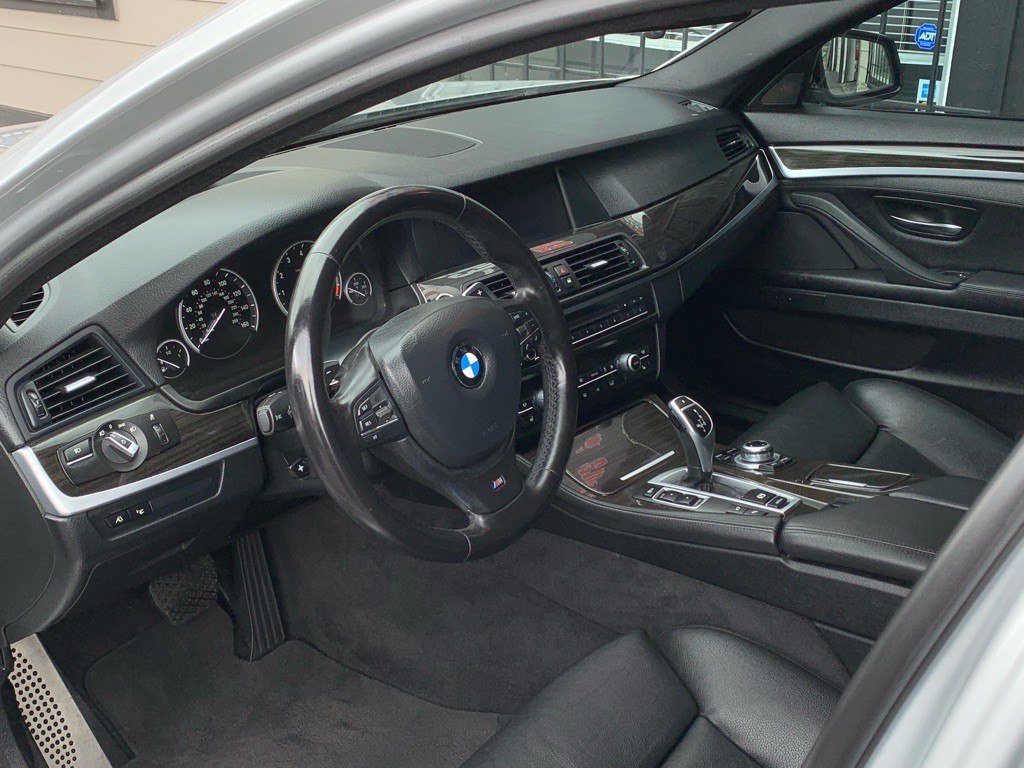 2013 BMW 5 Series Image 13